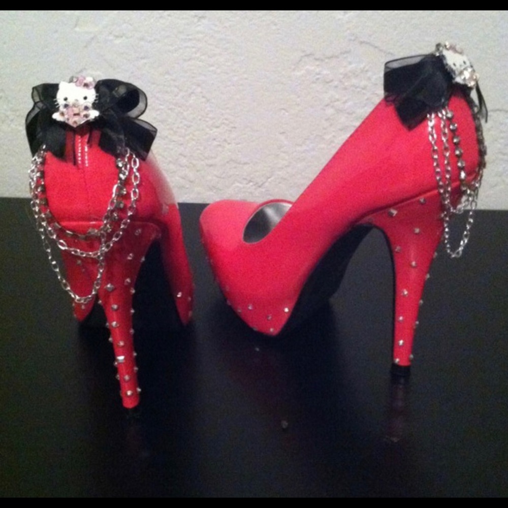 Hello kitty heels.
